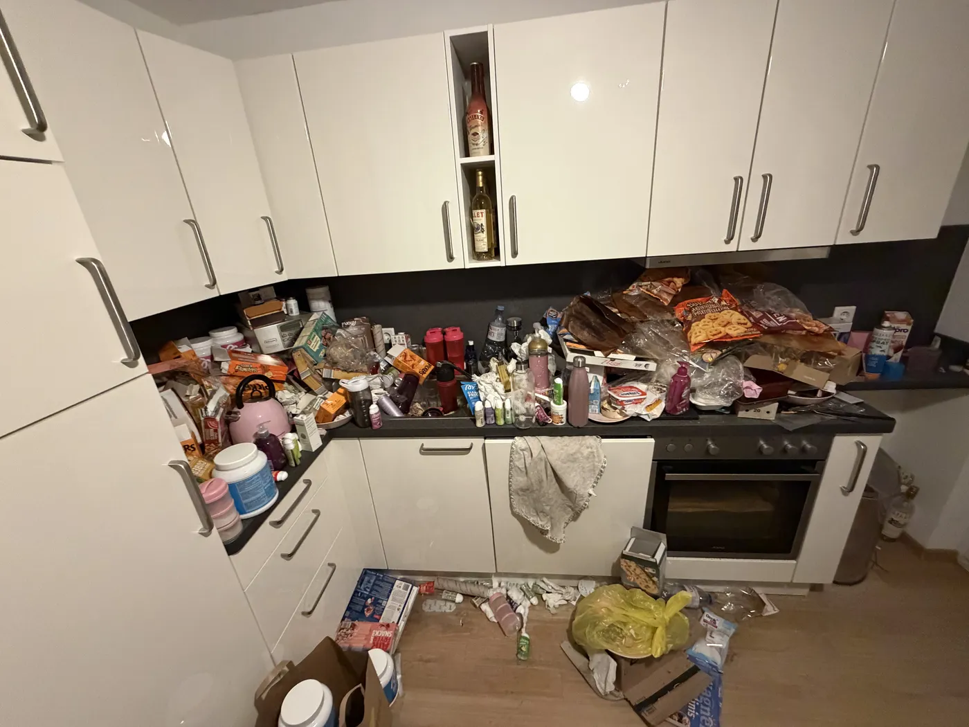 Vorher: Wohnraum – Strukturierte Räumung